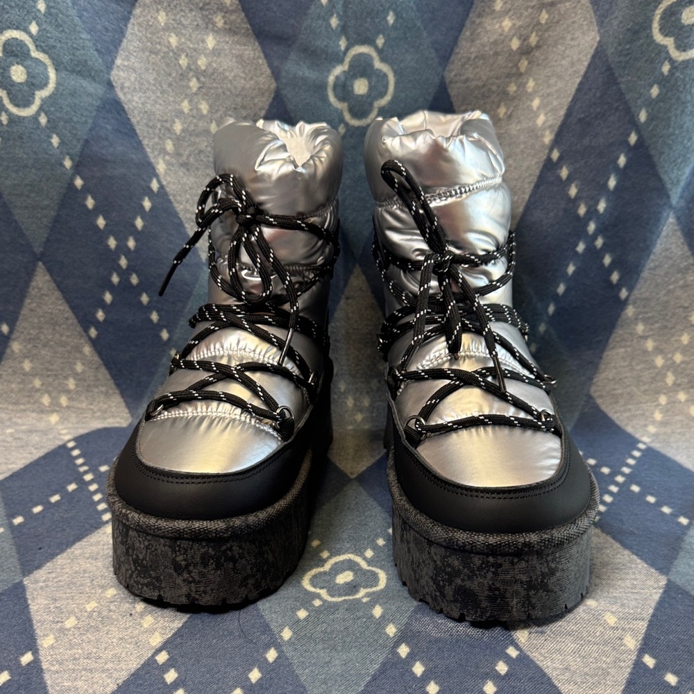 Glaze Silver and Black Winter Boots